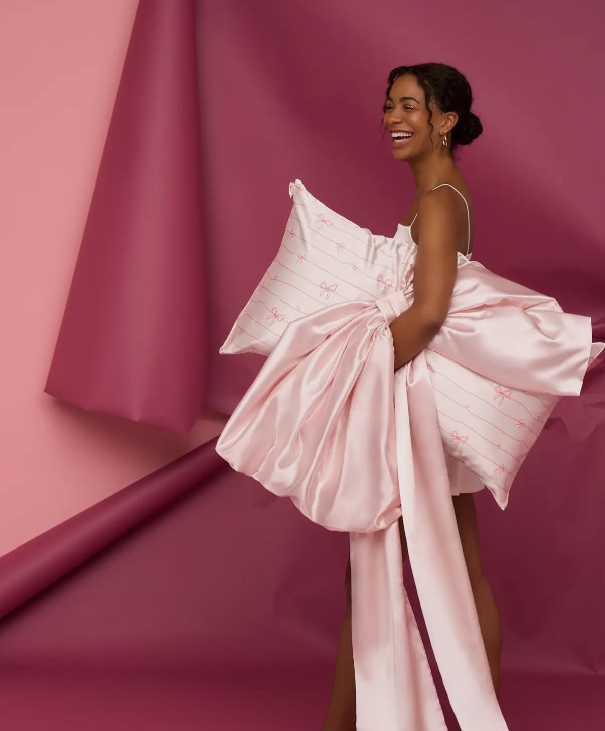 Kitsch | Holiday Satin Pillowcase in Striped Bows - Aesthetics By Kell