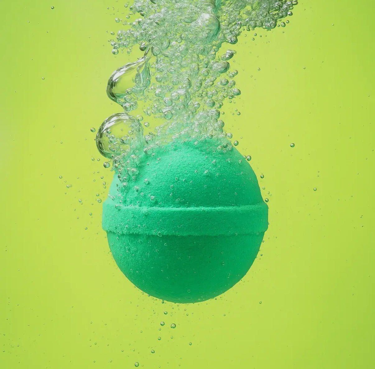 Latika Nutcracker Christmas Bath Bomb – Sugared Plum & Amber - Aesthetics By Kell