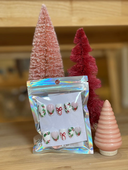 Press On Nails - Short Oval - Large Size - Christmas Mistletoe - Aesthetics By Kell