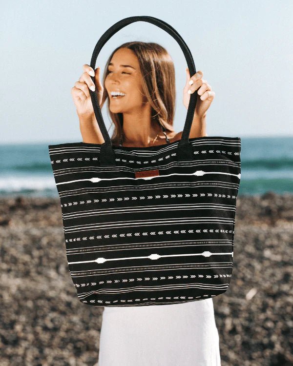 Sand Cloud Santa Fe Beach Tote | Black - Aesthetics By Kell