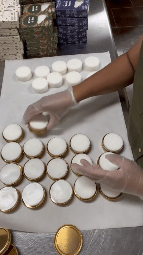 Thulisa Naturals ’Tis the Season Christmas Soap – Orange & Cranberry - Aesthetics By Kell