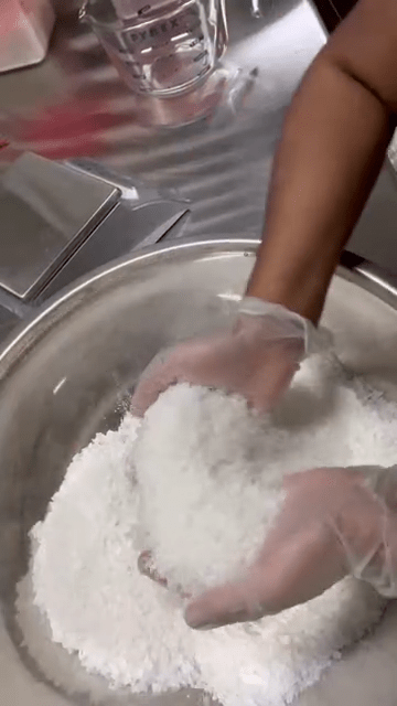 Thulisa Naturals ’Tis the Season Magnesium Bath Soak – Orange & Cranberry - Aesthetics By Kell