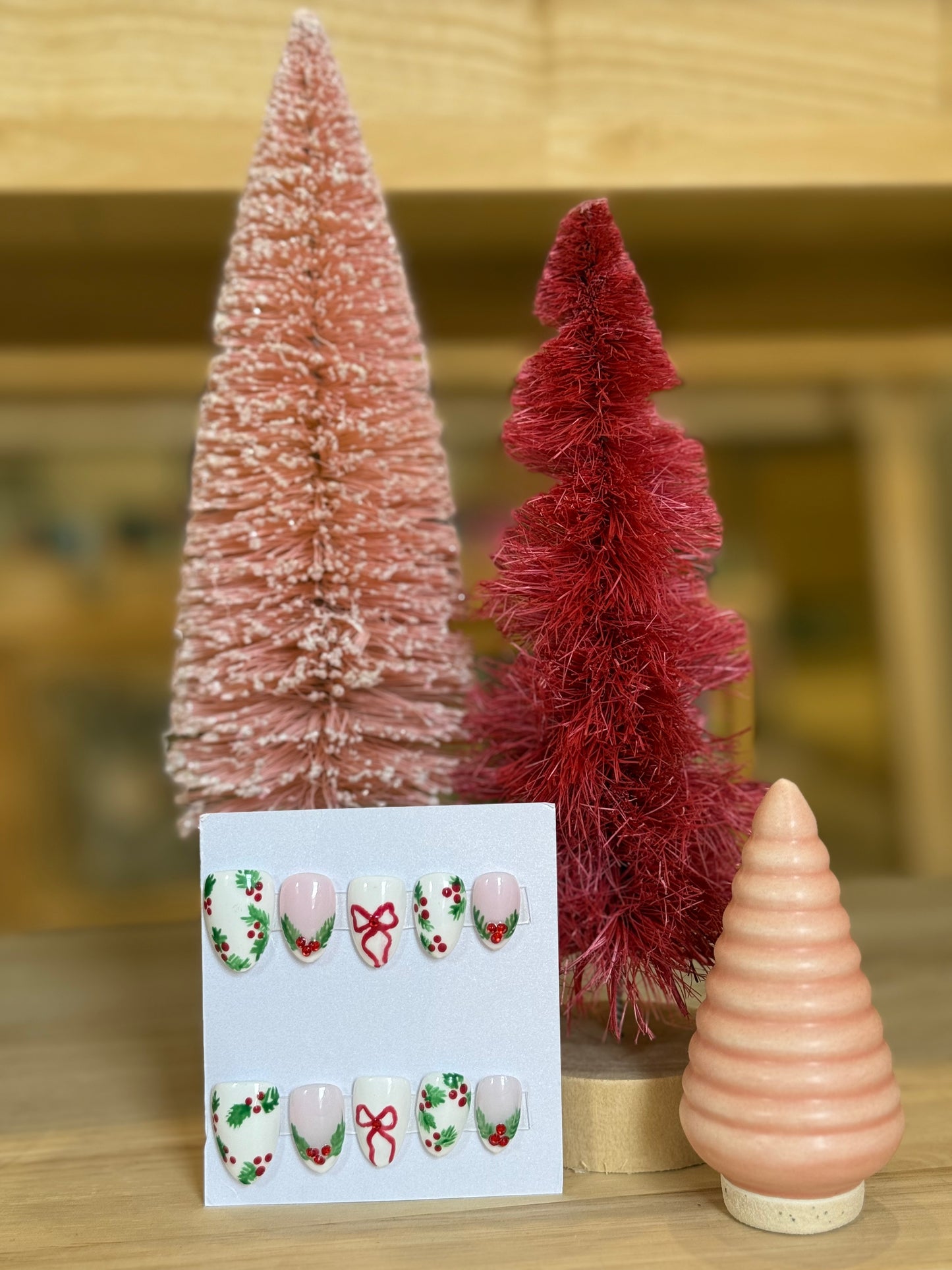 Press On Nails- Short Oval- Large Size- Christmas Mistletoe