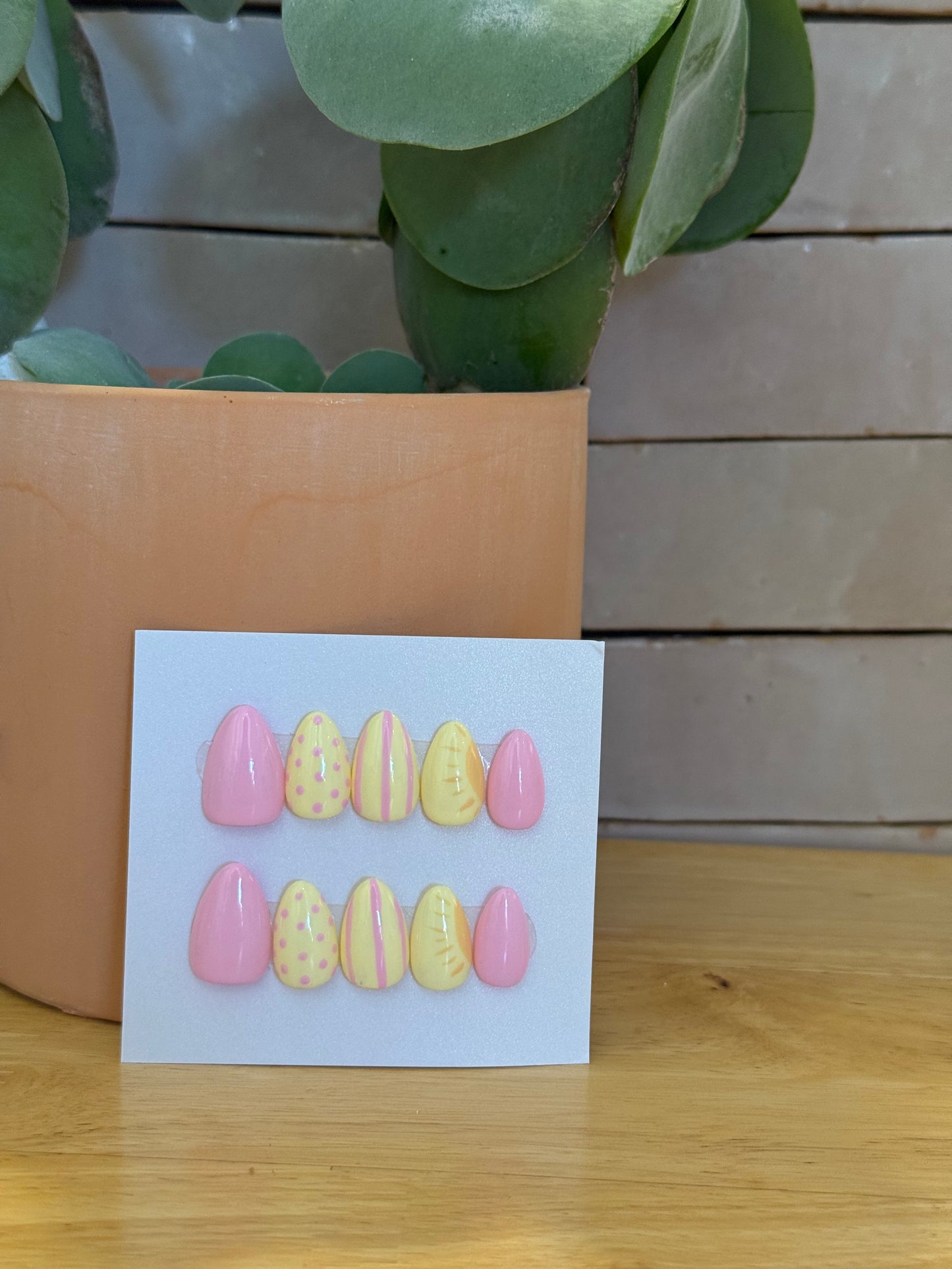 Press On Nails- Short Almond- Medium size- Sunny Day