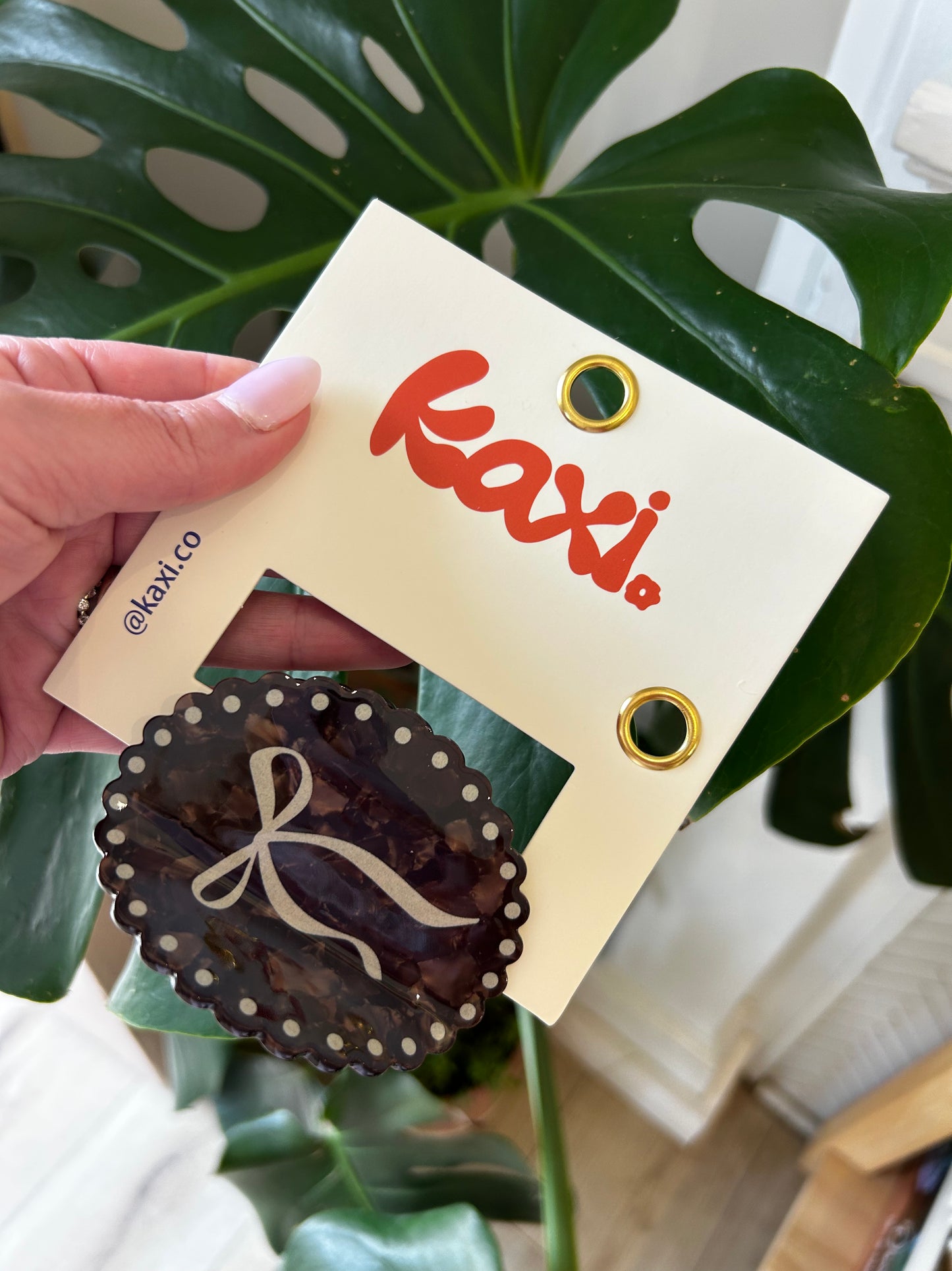 Kaxi Bow Claw Clip