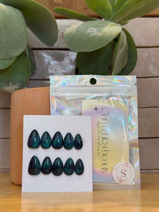 Press On Nails- Short Almond- Small size- Witching Hour Cat Eye - Aesthetics By Kell